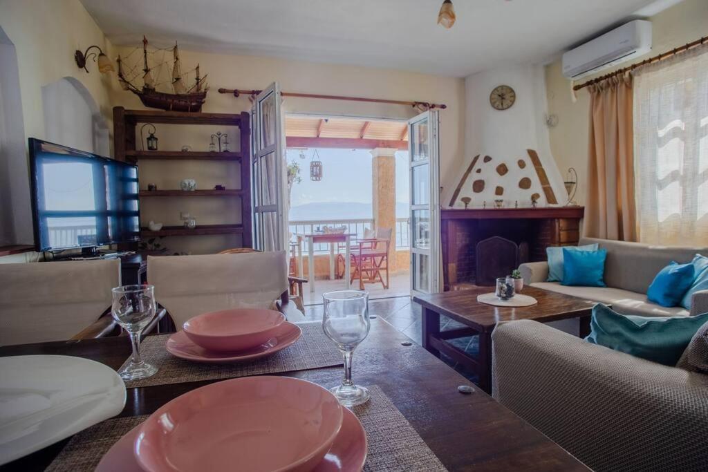 Kohyli Beachfront House Agia Pelagia Chlomou Dış mekan fotoğraf