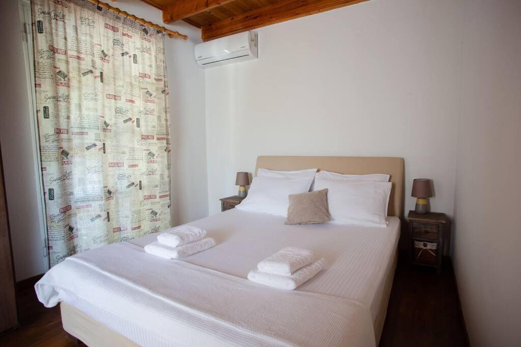 Kohyli Beachfront House Agia Pelagia Chlomou Dış mekan fotoğraf