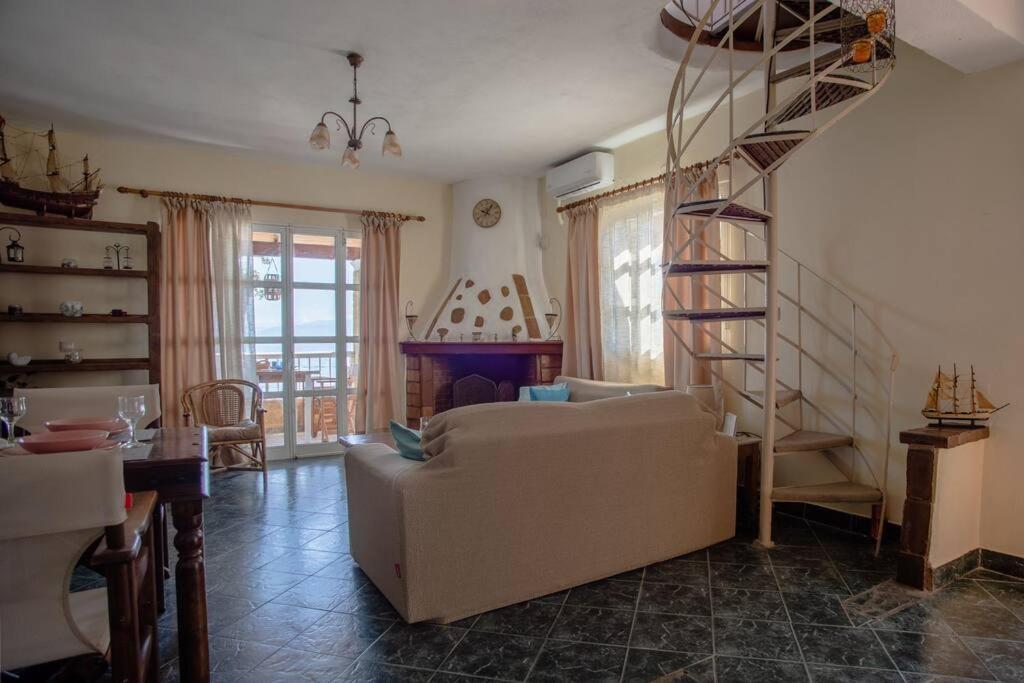 Kohyli Beachfront House Agia Pelagia Chlomou Dış mekan fotoğraf
