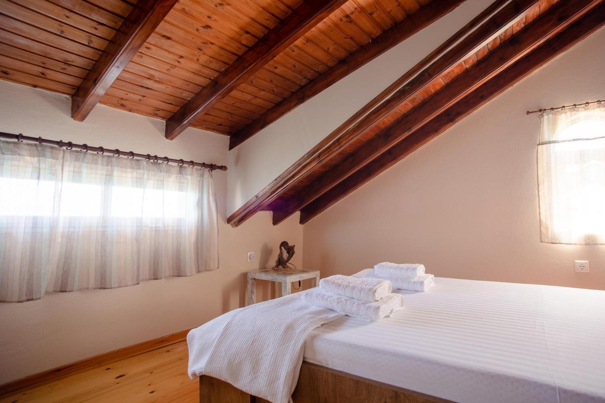 Kohyli Beachfront House Agia Pelagia Chlomou Dış mekan fotoğraf