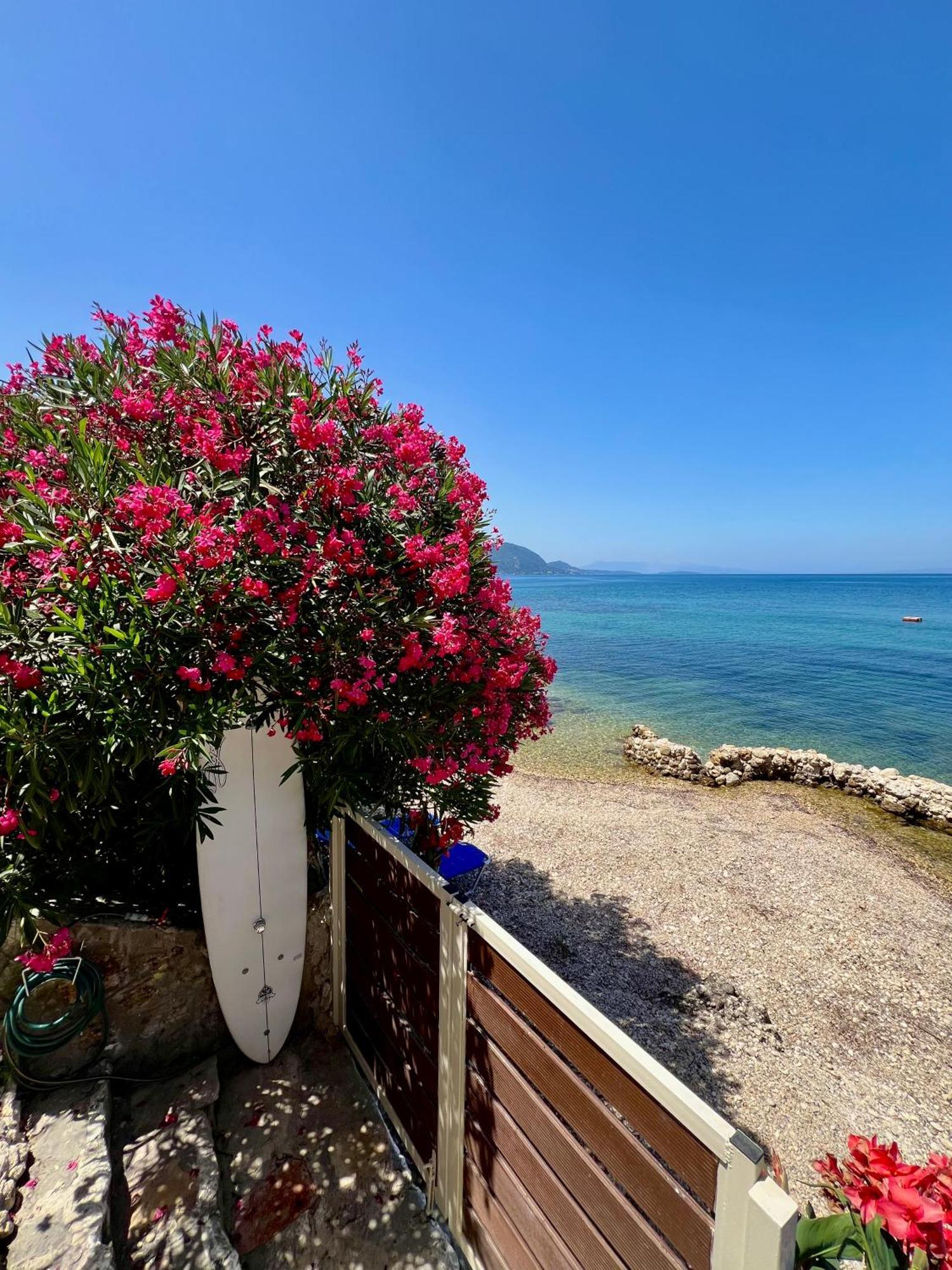 Kohyli Beachfront House Agia Pelagia Chlomou Dış mekan fotoğraf