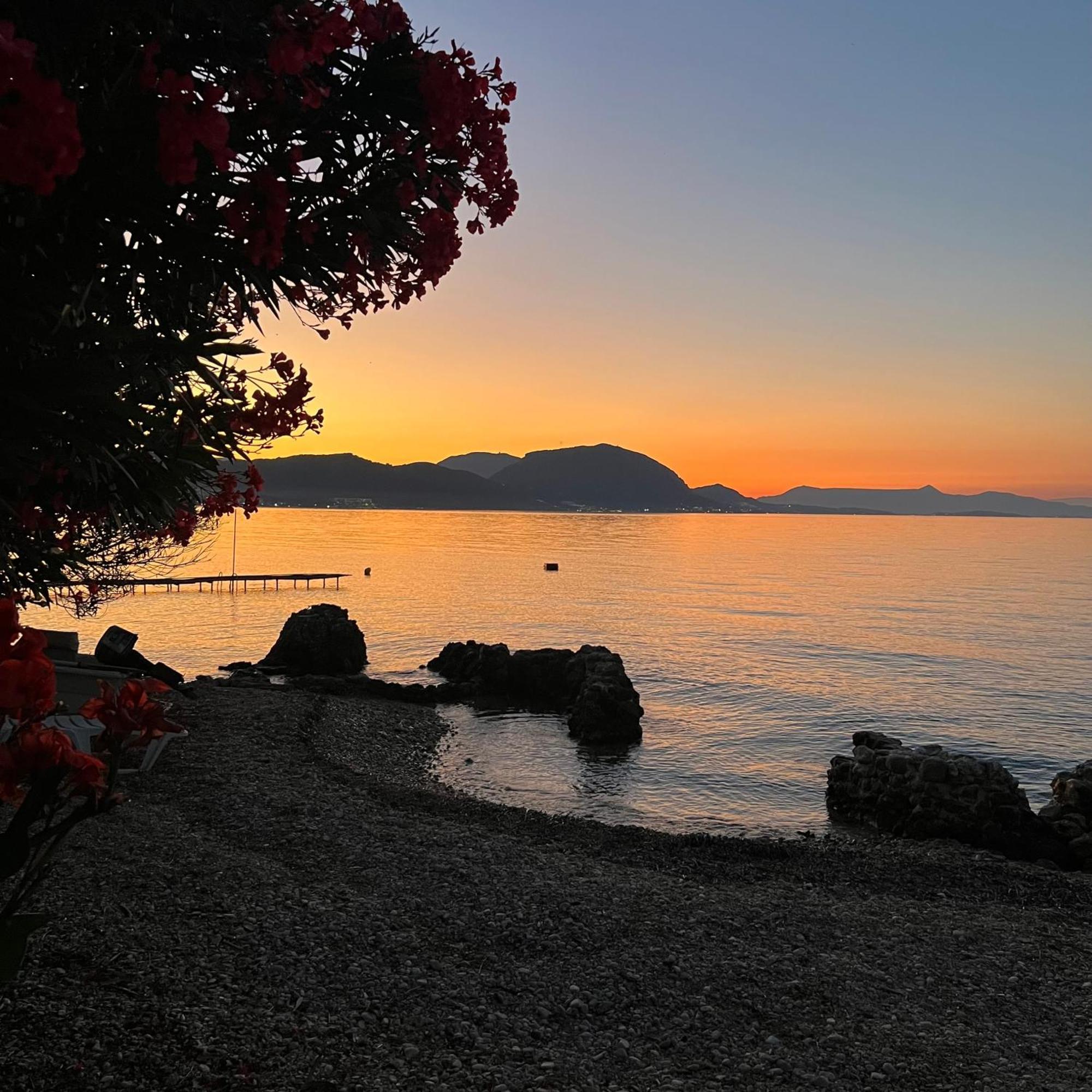 Kohyli Beachfront House Agia Pelagia Chlomou Dış mekan fotoğraf
